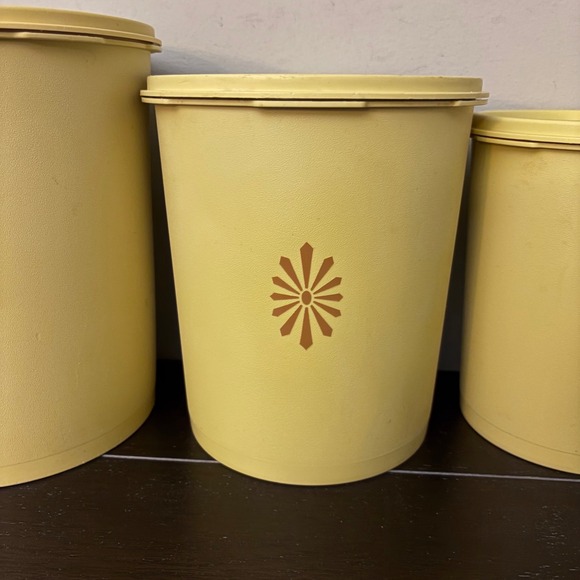 Vintage Tupperware Servalier 3pc Canister Set | Harvest Yellow Sunburst - Picture 7 of 16